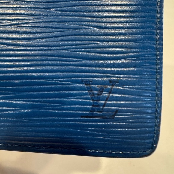 Authentic Louis Vuitton Epi men’s wallet - Picture 12 of 14